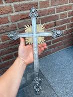 Katholiek metalen kruis voor aan de muur, Ophalen of Verzenden