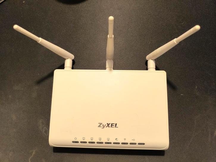 Zyxel NBG460N snelle modem/router, Computers en Software, Routers en Modems, Gebruikt, Router met modem, Ophalen of Verzenden