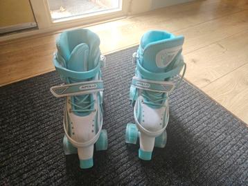 NIEUWE  rolschaatsen  beschikbaar voor biedingen