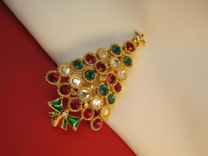 Broche kerstboom/ rood groen en heldere rijnsteentjes, Diversen, Kerst, Gebruikt, Verzenden