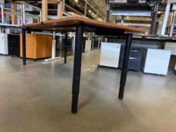 Hoekbureau met knop  220x110/80xH62-82 cm, 38 stuks - afbeelding 12