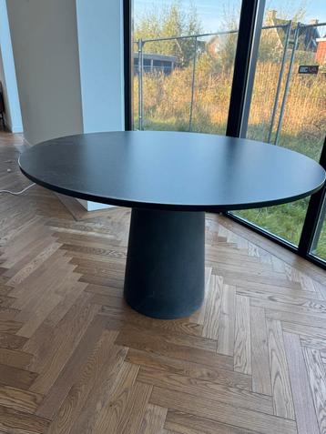 De Container Classic Tafel Onderstel van Moooi beschikbaar voor biedingen