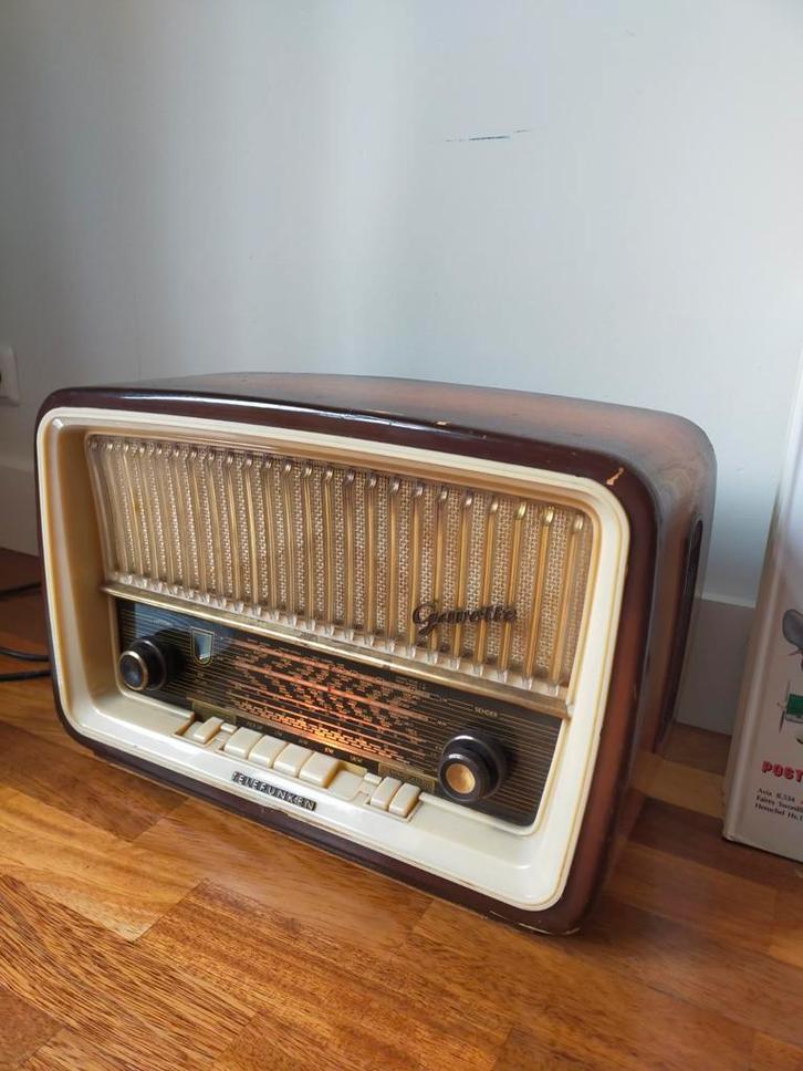 Vintage Telefunken Gavotte 8 Export Radio 1957/58, Antiek en Kunst, Antiek | Tv's en Audio, Ophalen of Verzenden