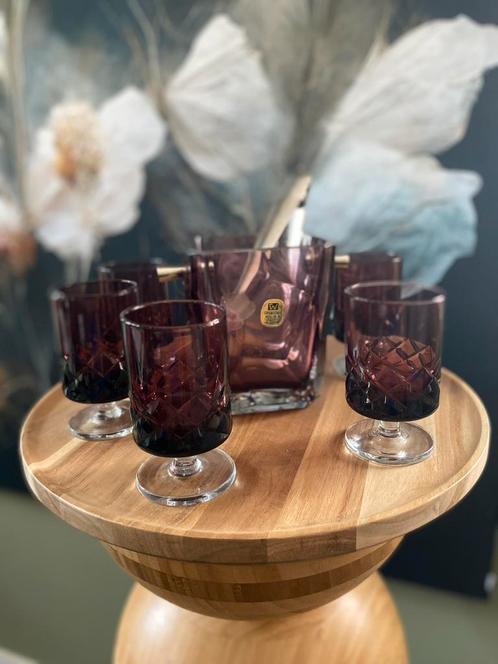 7 dl Set oud paars glazen glaasjes op voet glaswerk, Antiek en Kunst, Antiek | Glas en Kristal, Ophalen of Verzenden