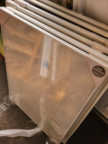 Zes stuks grote wissellijsten 60x80 wit beschikbaar voor biedingen