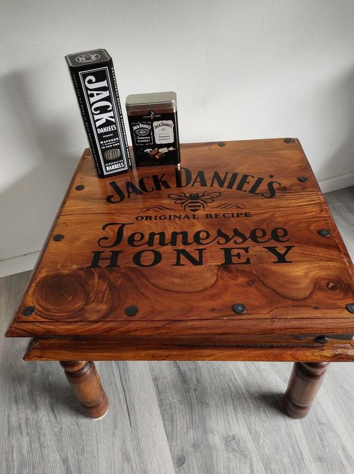 Mooie Jack Daniels tafel OPRUIMING! 60 x 60 x h45, Antiek en Kunst, Antiek | Meubels | Tafels, Ophalen