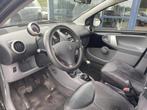 Peugeot 107 1.0-12V Black & Silver airco 5 derurs, Voorwielaandrijving, Euro 5, Gebruikt, Zwart