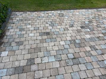 Ruim 26m koppelstones (melange 3 kleuren ) beschikbaar voor biedingen