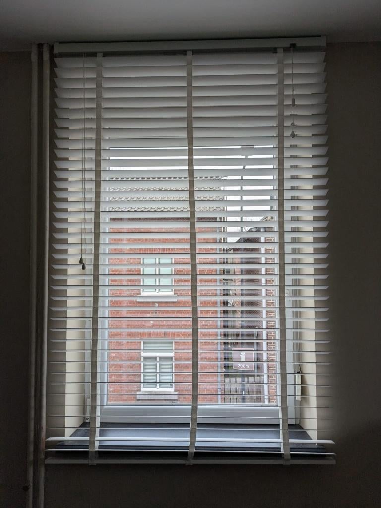 Houten jaloezieën, Ophalen, Gebruikt