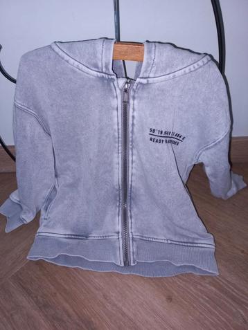 vest capuchon 98/104 beschikbaar voor biedingen