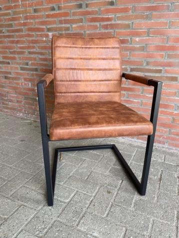  Stoelen armsteun extra sterk Cognac gratis thuis  beschikbaar voor biedingen