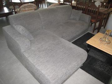 Grijs stoffen hoekbank, hoog 46/83, diep 160, breed 240 beschikbaar voor biedingen