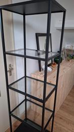 Zwarte Vittsjö stellingkast of vitrinekast Ikea, Huis en Inrichting, Kasten | Stellingkasten, Ophalen, Gebruikt