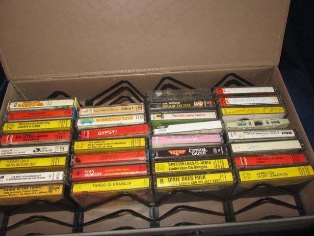 Vintage koffer met cassettebandjes, Verzamelen, Ophalen of Verzenden, Huis en Inrichting