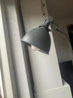 Metalen staande lamp met draaibare spot grijs, Ophalen, Gebruikt, Metaal of Aluminium, Industrieel