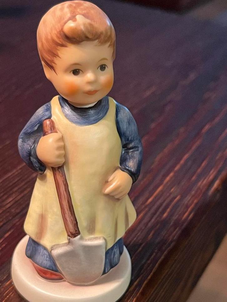 Goebel Hummel Club Figuur - Nieuwstaat, Verzamelen, Poppetjes en Figuurtjes, Nieuw, Ophalen of Verzenden