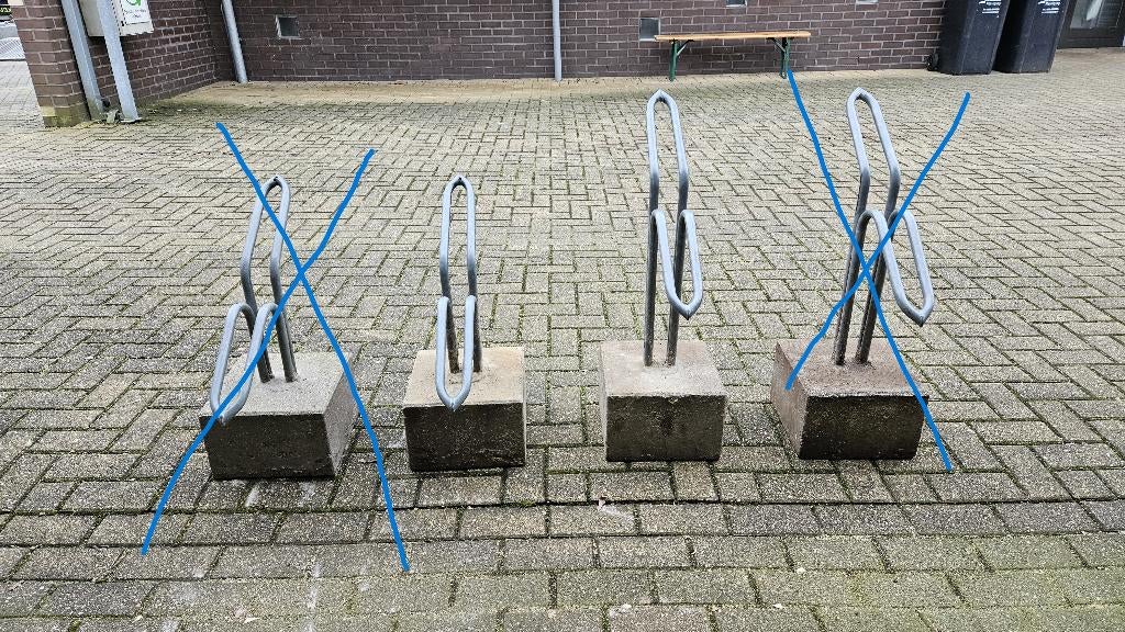 Fietsbeugel met betonblok, Fietsen en Brommers, Fietsaccessoires | Fietsenrekken, Ophalen, Gebruikt