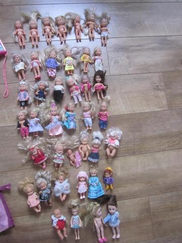 Verzameling Simba Kelly Evi Shelly zusjes van Barbie poppen beschikbaar voor biedingen