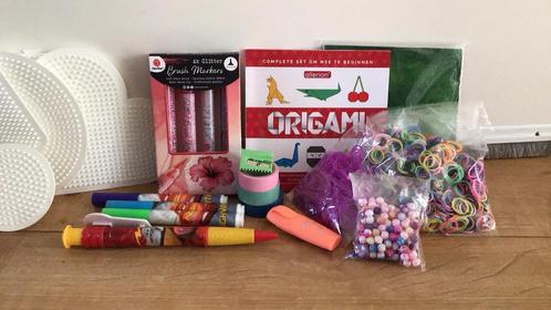 Knutselpakket met o.a. loom, strijkkralen en glitterstiften, Hobby en Vrije tijd, Knutselen, Zo goed als nieuw, Overige typen