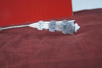 Zilveren lepels beschikbaar voor biedingen