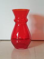 Vaas rood, Huis en Inrichting, Ophalen of Verzenden, Rood, Glas, Minder dan 50 cm