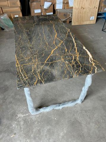 Marmeren Eettafel 180x90 Zwart Goud met buisframe onderstel beschikbaar voor biedingen