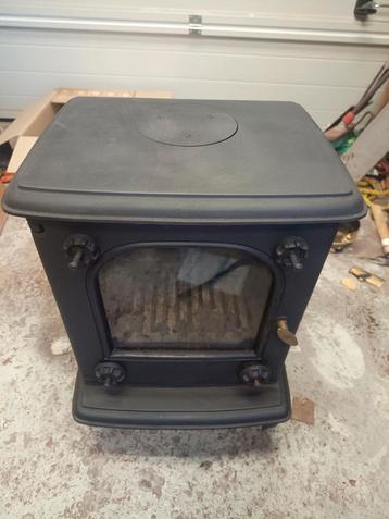 Houtkachel - Gietijzeren Kachel beschikbaar voor biedingen
