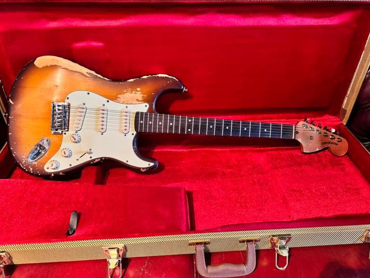 Stratocaster Relic tobacco burst Squier, Muziek en Instrumenten, Snaarinstrumenten | Gitaren | Elektrisch, Gebruikt, Solid body