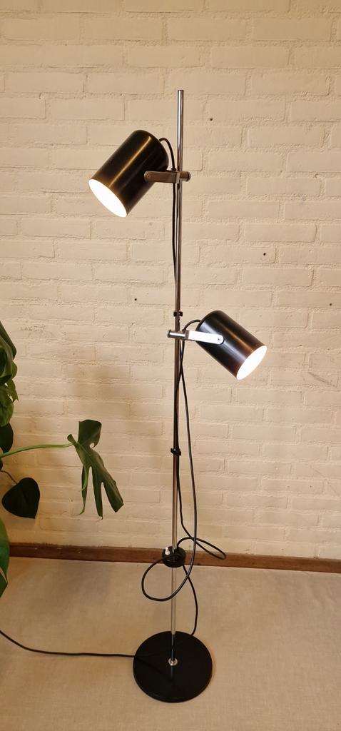 Vintage Anvia vloerlamp - chroom / zwart, Huis en Inrichting, Lampen | Vloerlampen, Gebruikt, 100 tot 150 cm, Metaal, Ophalen of Verzenden