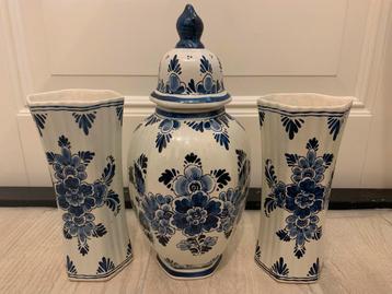 Royal Blue Kaststel - bloemmotieven beschikbaar voor biedingen