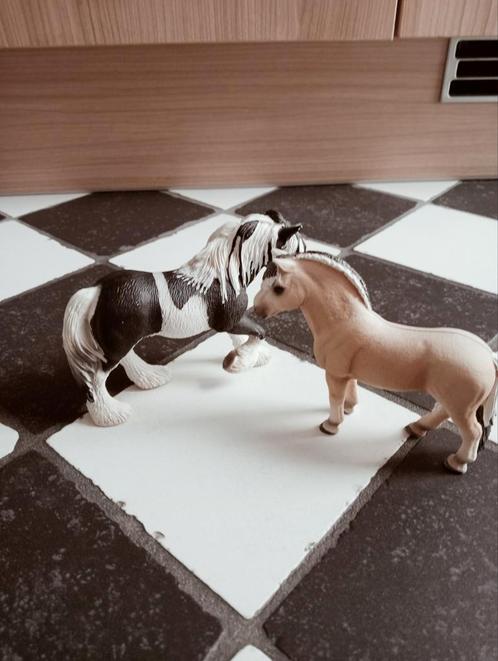 Schleich fjord hengst 13753 + Tinker merrie 13279 nieuwstaat, Verzamelen, Dierenverzamelingen, Zo goed als nieuw, Beeldje of Figuurtje