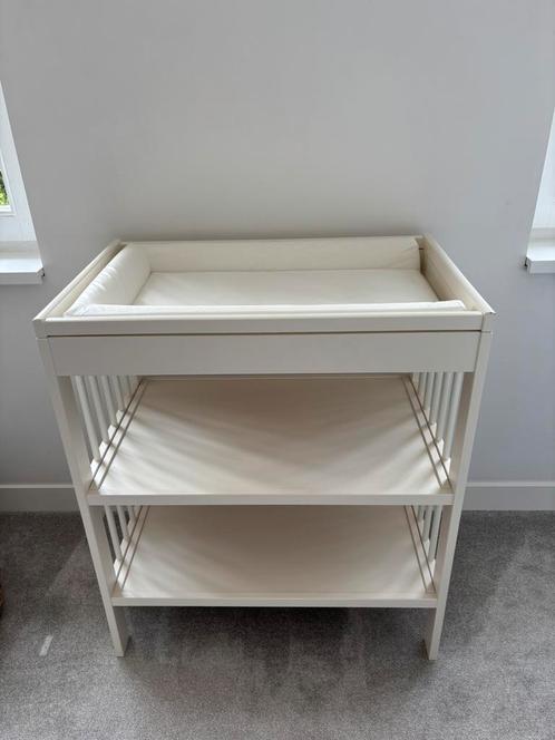 IKEA commode GULLIVER en IKEA VÄDRA aankleedkussen, Kinderen en Baby's, Kinderkamer | Commodes en Kasten, Gebruikt, Commode, 90 tot 105 cm