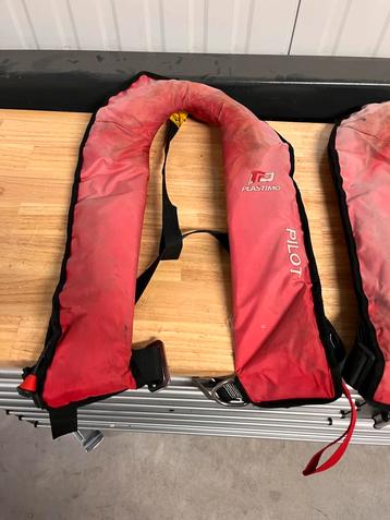 2 x Plastimo reddingsvest beschikbaar voor biedingen