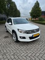 Volkswagen Tiguan 2.0 TSI 132KW/180PK 4M 7-DSG 2012 Wit, Auto's, Volkswagen, Automaat, Stof, Zwart, 4 cilinders