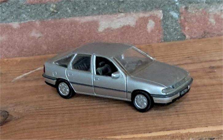 Opel Vectra 1 : 43, Hobby en Vrije tijd, Modelauto's | 1:43, Zo goed als nieuw, Auto, Gama, Ophalen of Verzenden