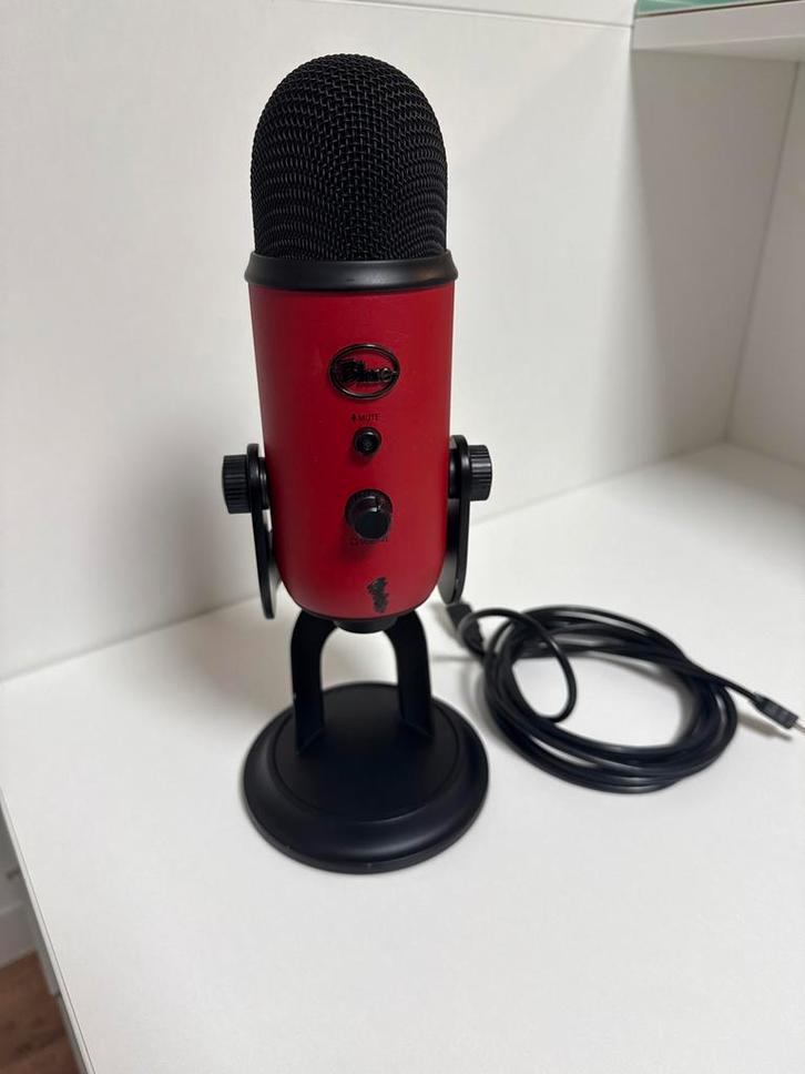 Logitech Blue Yeti USB microfoon (rood) – uitstekende staat, Muziek en Instrumenten, Microfoons, Zo goed als nieuw, Studiomicrofoon