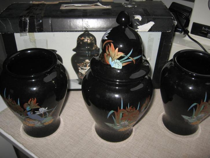 Nw kast vazen stel 4 dl. Nog in doos €12.50 Qualite Decor, Antiek en Kunst, Antiek | Vazen, Ophalen of Verzenden