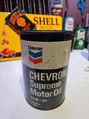 Chevron Olieblik 1L vol vintage garage memorabilia  beschikbaar voor biedingen