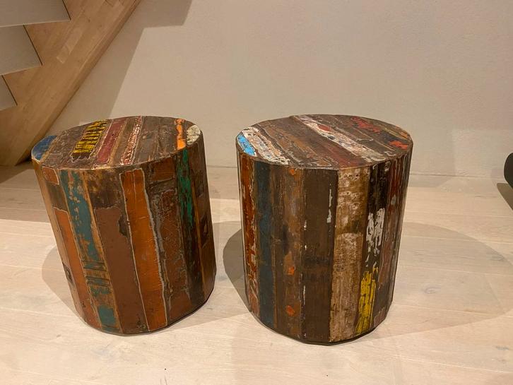 2x colorful round wooden coffee tables, Huis en Inrichting, Tafels | Bijzettafels, Rond, Minder dan 45 cm, Minder dan 55 cm, Hout