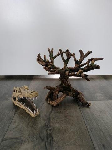 Aquarium decoratie ornament bonsai en krokodil beschikbaar voor biedingen