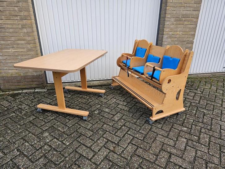Kinderopvang set: Tafel, bank met zitjes, Kinderen en Baby's, Kinderkamer | Tafels en Stoelen, Gebruikt, Tafel(s) en Stoel(en)