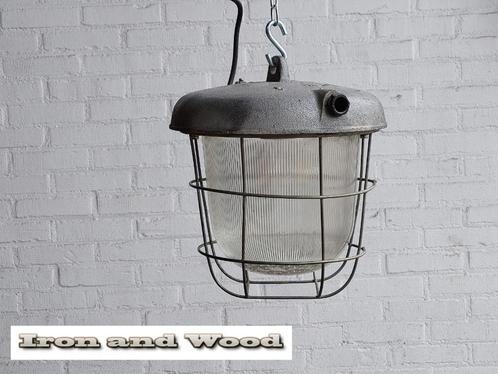 Zilvergrijze industriele bully’s / mijnlampen H30 D28, Huis en Inrichting, Lampen | Plafondlampen, Gebruikt, Glas, Metaal, Ophalen of Verzenden