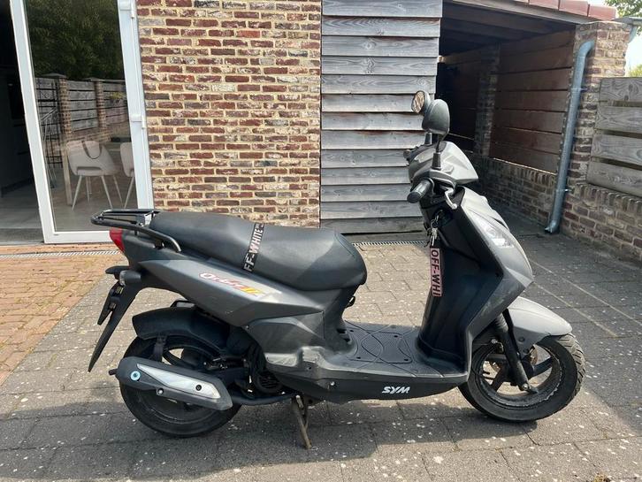 SYM Scooter - 25 km/u - Bouwjaar 2012, Fietsen en Brommers, Scooters | Yamaha, Gebruikt, Overige modellen, Maximaal 25 km/u, Benzine