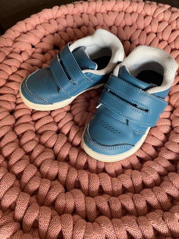 Kinderschoenen / babyschoentjes maat 22 met klittenband beschikbaar voor biedingen