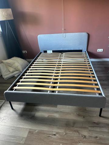 Bed frame grijs 140x200cm - afbeelding 2