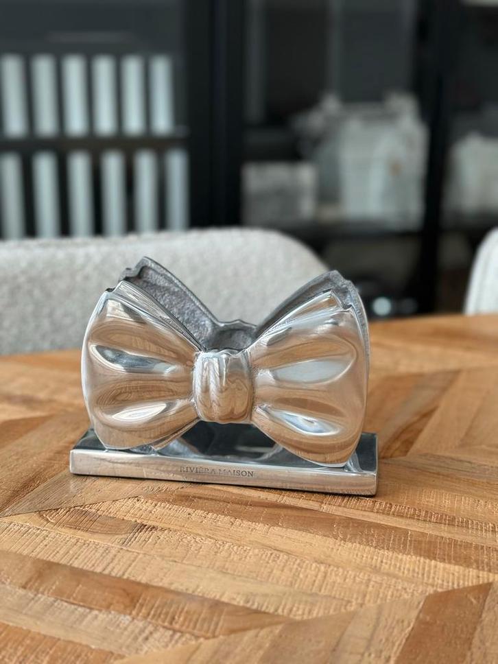 Riviera Maison Bow Servethouder, Huis en Inrichting, Woonaccessoires | Schalen en Manden, Zo goed als nieuw, Rond, Ophalen of Verzenden