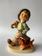 Hummel -Goebel wandelaar Jongen met hond", Verzamelen, Beelden en Beeldjes, Ophalen of Verzenden, Zo goed als nieuw, Hummel