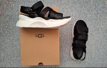 Ugg La shores platform sandalen EU38 beschikbaar voor biedingen