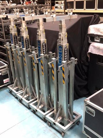 2 xMontageliften voor trusskaders WORK LW-255 R beschikbaar voor biedingen