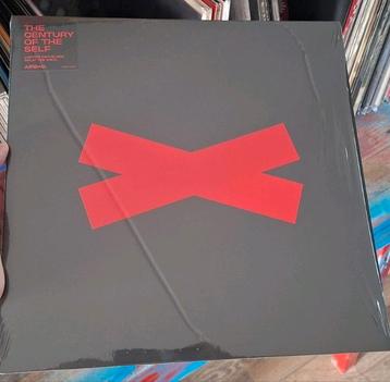 AIRBAG THE CENTURY OF THE SELF SPLATTER VINYL PLUS POSTER  beschikbaar voor biedingen